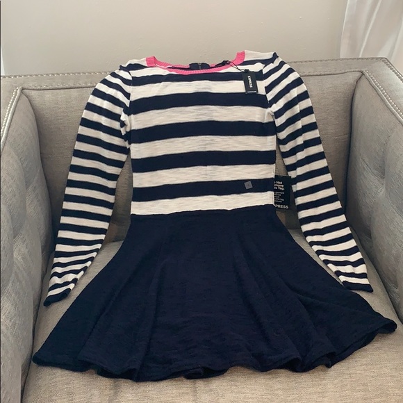 HP 🌷🎉SALE NWT Express LS sweater dress - Picture 2 of 7